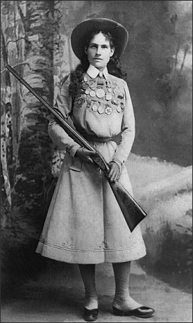 Annie Oakley w rifle