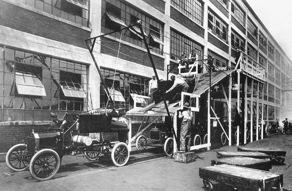 1901 assembly line at Ford 1913