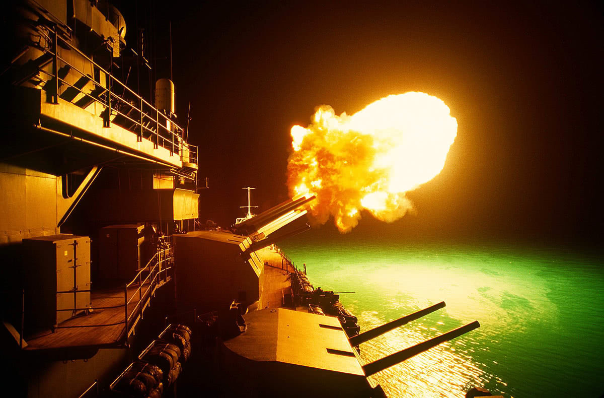 USS Missouri shelling Iraq 1991
