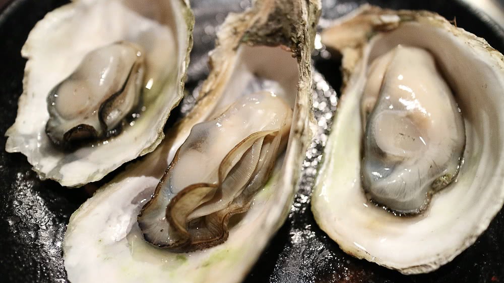 oysters on halfshell
