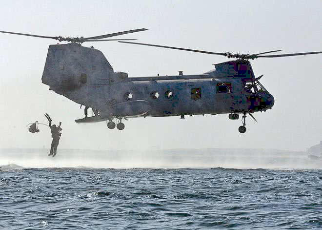 Sea Knight helicopter CH-46 marine