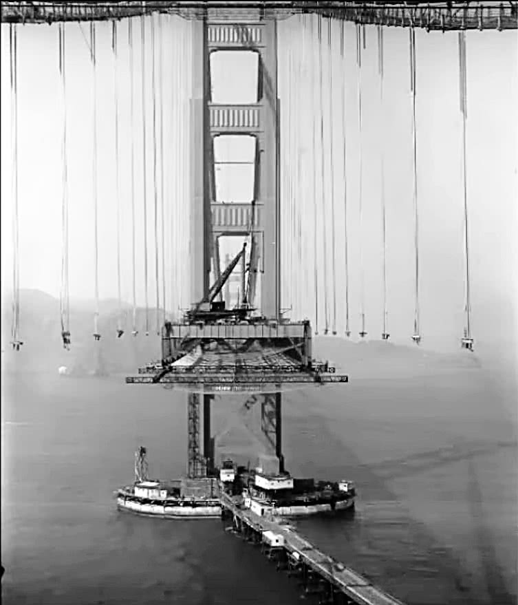 Golden Gate bridge construction 1935