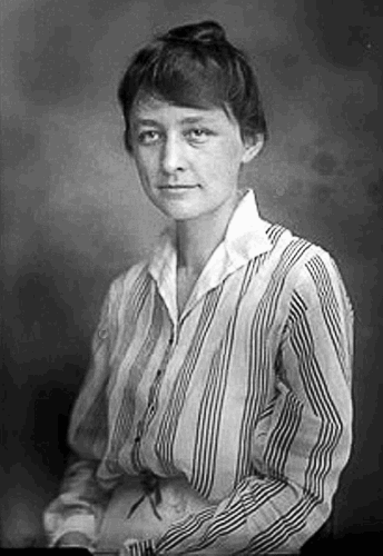 Georgia Okeeffe as teaching assistant 1915