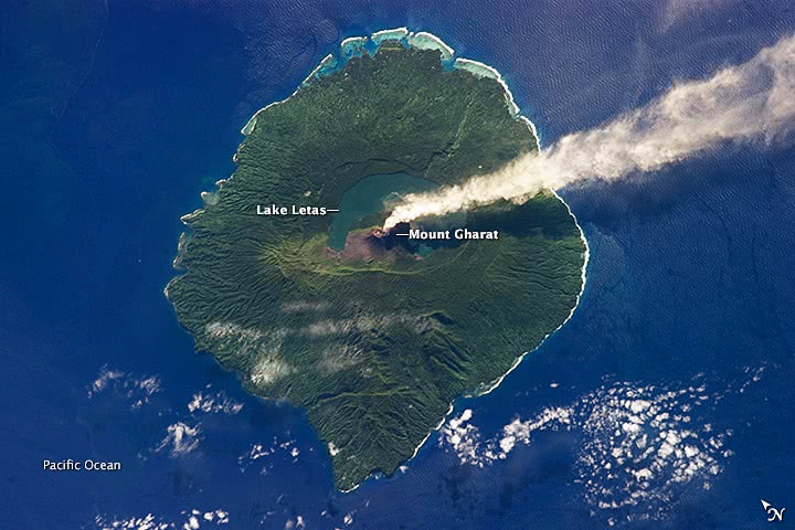Gaua Volcano steam plume