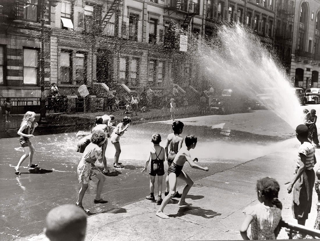 Kids cool off in NYC