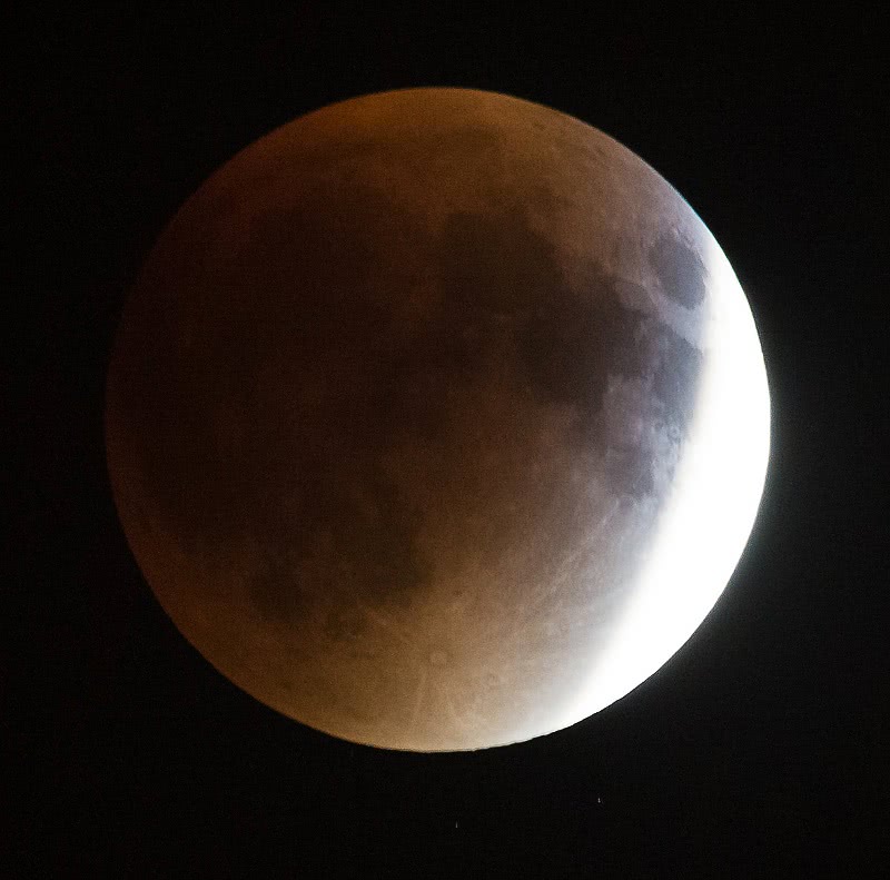 Perigee lunar eclipse