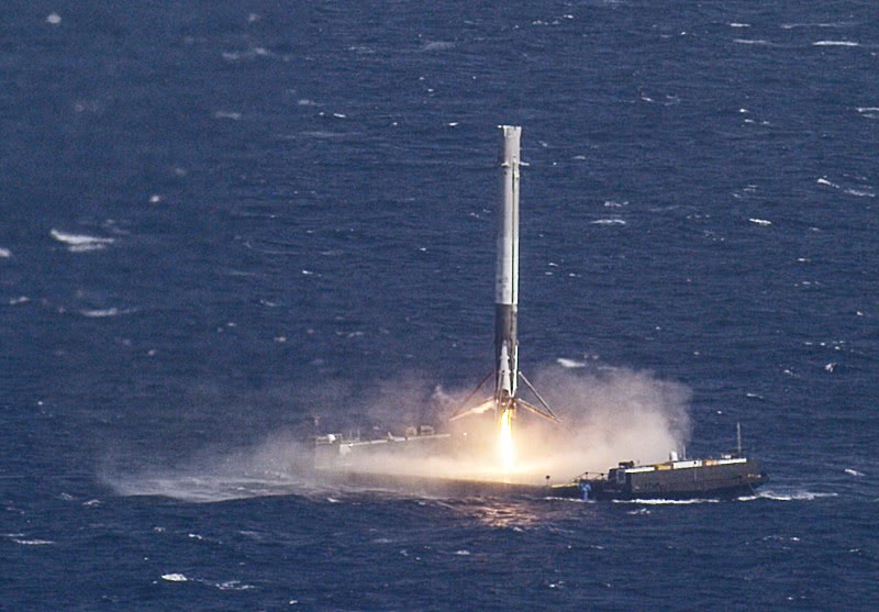 SpaceX first sea landing