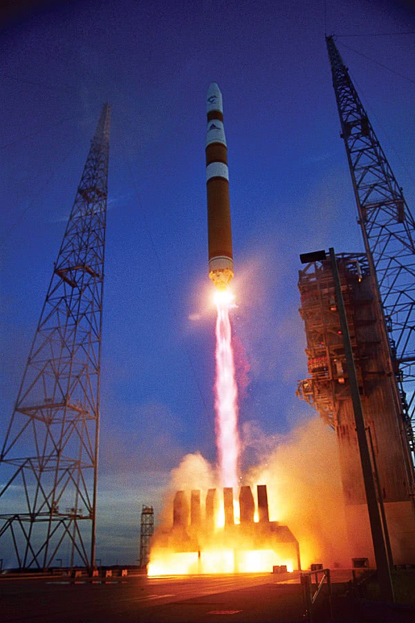 Delta IV Medium night launch