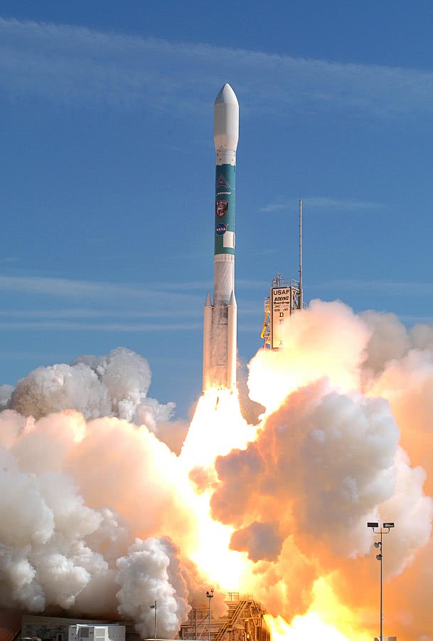 Swift launch Delta II 2004
