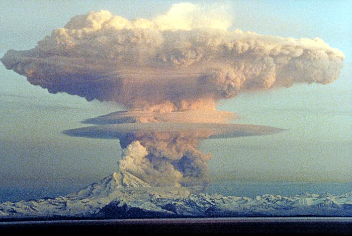 Redoubt volcano 1990
